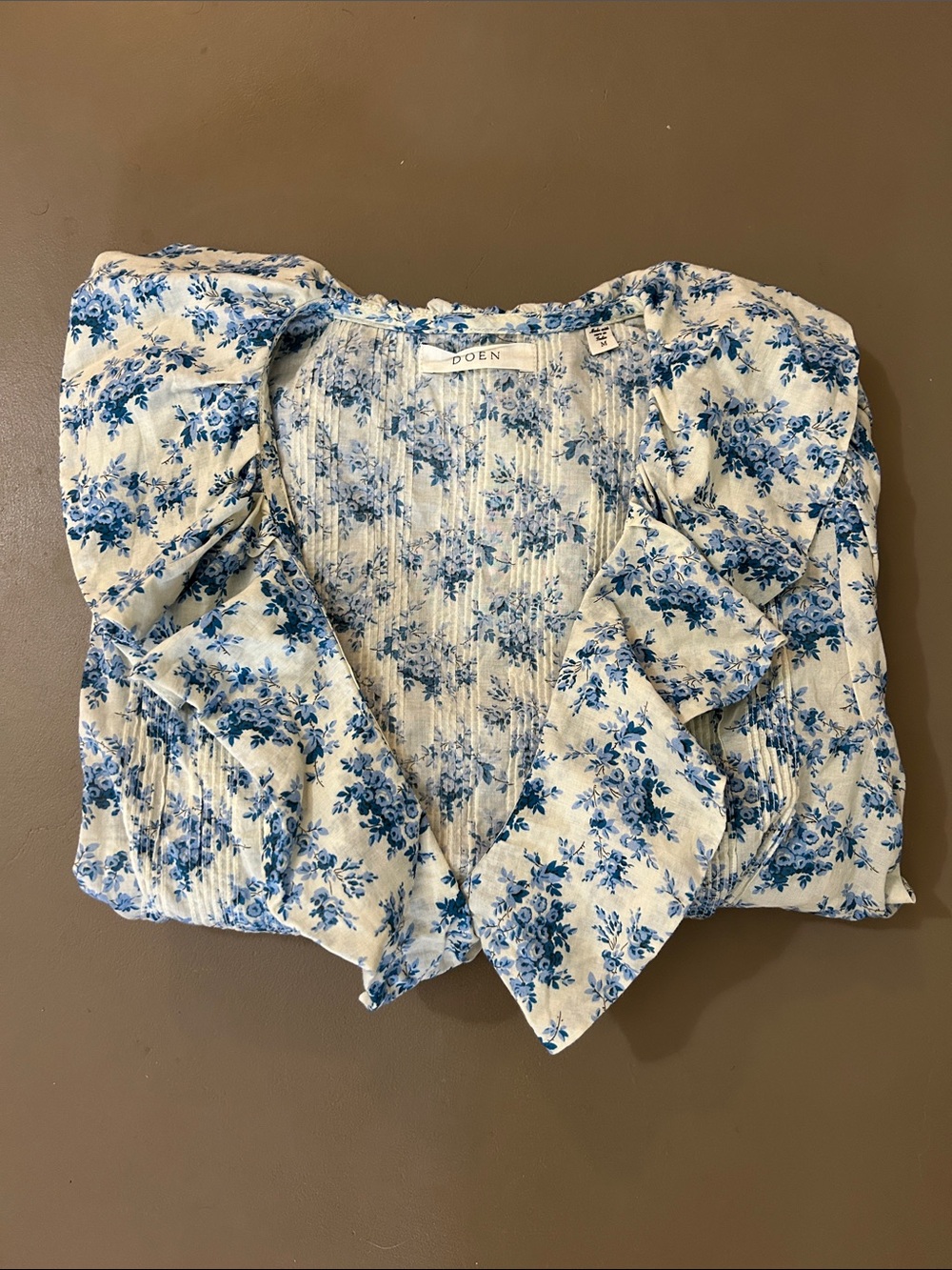 Doen Henri Top Blouse Bleu Rosier Floral Ruffle Button Short Sleeve M Cotton